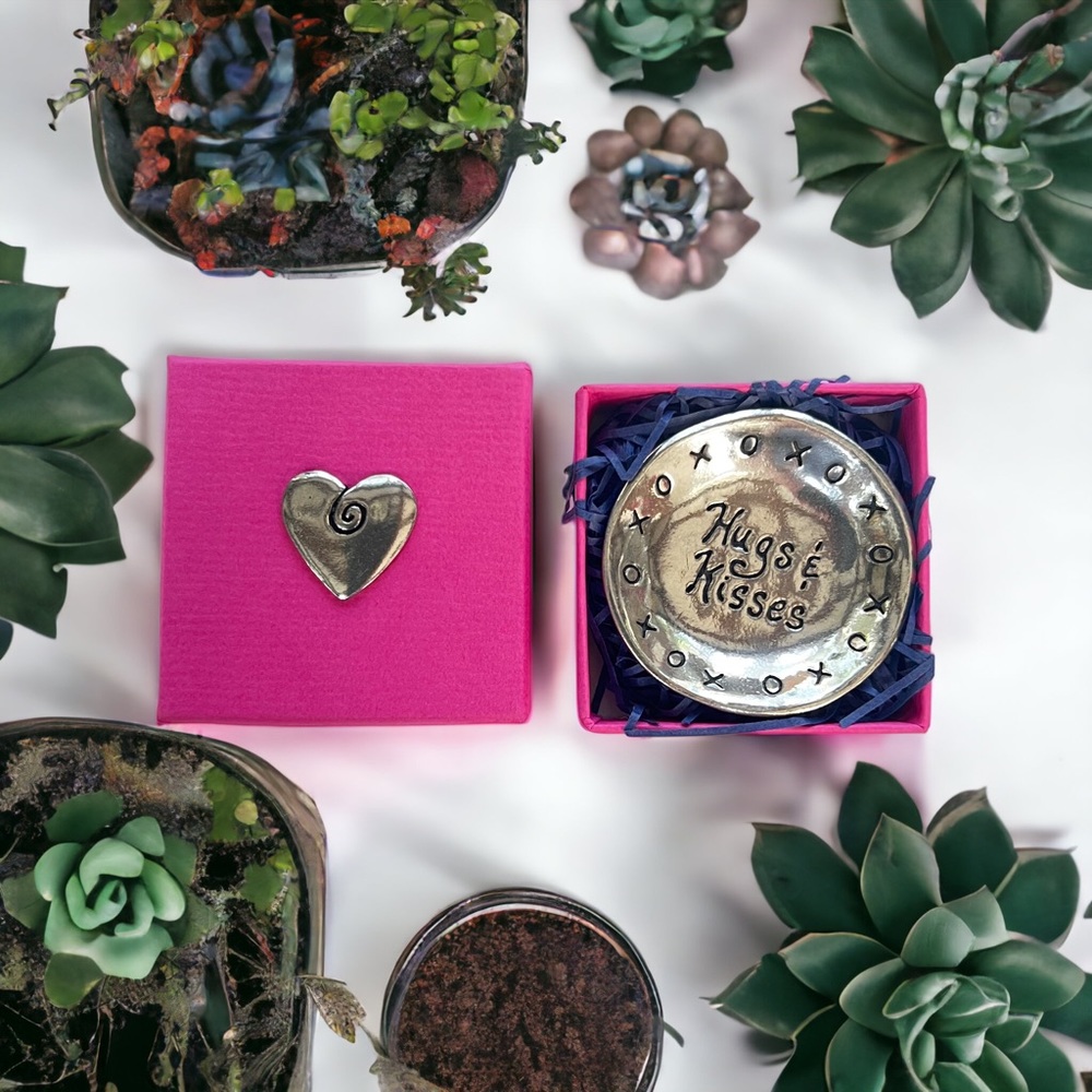 Basic Spirit Hugs & Kisses Trinket Ring Jewelry Bowl Handmade Pewter Gift